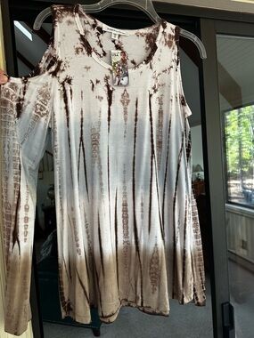 Karen Kane Seascape Tie-Dye Cold Shoulder Top Medium New w/ tags